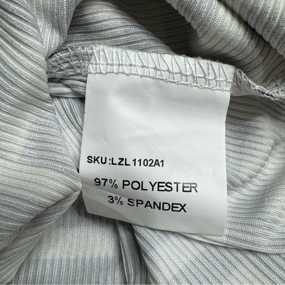 Chicme Women’s Large Geometric Print Long Sleeve Blouse - Picture 5 of 6